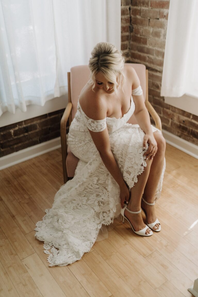 Mother fixing the bride's veil in The Loft